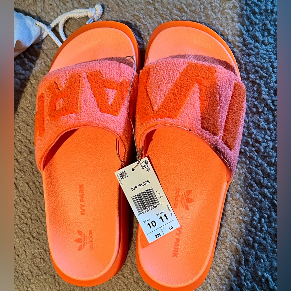 Brand New Ivy Park Slides